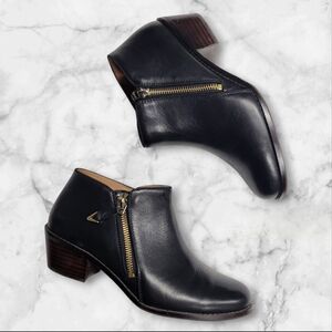 Vionic Jolene  Black leather ankle boots gold zipper heel Size 7